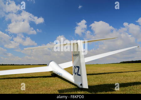 Chiedi21 glider G-CKCZ a Booker Wycombe Airpark, Buckinghamshire, Inghilterra Foto Stock