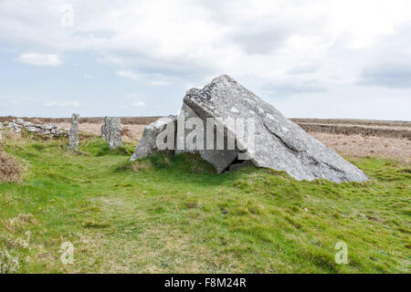 Zennor Quoit una rovina megalitica camera di sepoltura o dolmen, situato su un moro circa un miglio a est di Zennor, Cornwall, Regno Unito Foto Stock