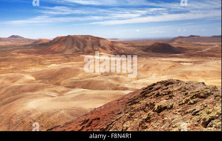 Isola di Fuerteventura - luna vista paesaggio dal vulcano Roja vicino a Corralejo, Isole Canarie, Spagna Foto Stock