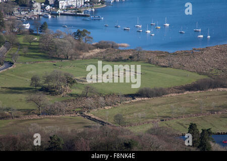 La testa di Windermere a Waterhead e Ambleside Roman Fort a campi Borrans Ambleside Lake District Cumbria Inghilterra England Foto Stock