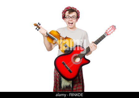 Funny scozzese con lo strumento musicale isolato su bianco Foto Stock