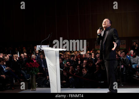 Creteil, Francia. 09Dec, 2015. Claude Bartolone incontro politico PS, francese ala sinistra, Creteil, Francia Credito: Ania Freindorf/Alamy Live News Foto Stock