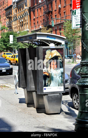 Un John Singer Sargent pittura è riprodotta su una cabina telefonica kiosk nella città di New York come parte dell'arte ovunque evento. Foto Stock