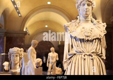 Il Greco antico statue esposte al Museo del Louvre a Parigi, Francia. Foto Stock