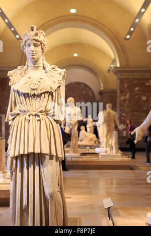 Il Greco antico statue esposte al Museo del Louvre a Parigi, Francia. Foto Stock