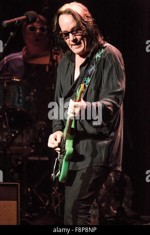 Detroit, Michigan, Stati Uniti d'America. Il 9 dicembre, 2015. TODD RUNDGREN eseguendo sul suo 2015-2016 Winter Tour al Fillmore a Detroit, MI per il 9 dicembre 2015 © Marc Nader/ZUMA filo/Alamy Live News Foto Stock