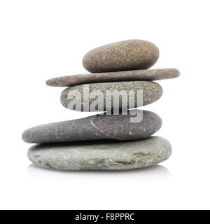 La piramide di pietre isolati su sfondo bianco Foto Stock