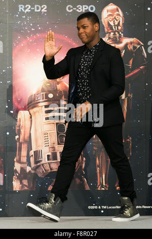 Tokyo, Giappone. Undicesimo Dec, 2015. Attore John Boyega partecipa a una conferenza stampa per il film ''Star Wars: La forza risveglia'' nel centro cittadino di Tokyo il 11 dicembre 2015. Abrams ha detto che nel nuovo film il pianeta Takodana del nome è preso dal quartiere Takadanobaba in Tokyo, come memoriale per la sua prima volta in Giappone. Il film è impostato a livello mondiale per il rilascio su dicembre xviii e si apre in Giappone contemporaneamente a 18:30 In quel giorno. Credito: Rodrigo Reyes Marin/AFLO/Alamy Live News Foto Stock