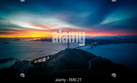 Sunrise al Golden Gate Bridge e la città di San Francisco, California, Stati Uniti d'America Foto Stock