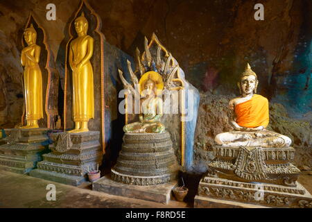 Thailandia - Phang Nga, Wat Suwan Kuha tempio nella grotta Foto Stock