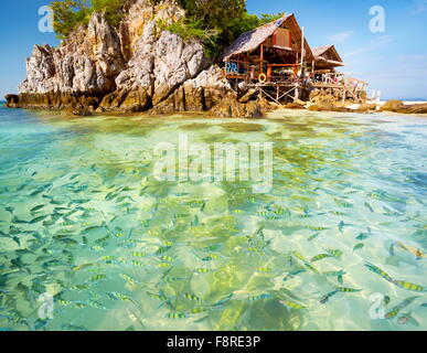 Thailandia - Baia di Phang Nga, Khai Island, il Mare delle Andamane Foto Stock