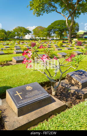 Thailandia - Kanchanaburi, cimitero per Allied ucciso la costruzione del ponte sul fiume Kwai Foto Stock