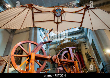 Mostra di Da Vinci macchine, bicicletta mostrata qui, Venezia, Italia Foto Stock