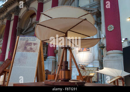 Mostra di Da Vinci, macchine macchine volanti mostrato qui, Venezia, Italia Foto Stock