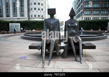 LONDON, Regno Unito - 12 agosto 2015 scultura in bronzo è situato a Cabot Square al fianco di West India Docks a Canary Wharf. Essa è stata scul Foto Stock