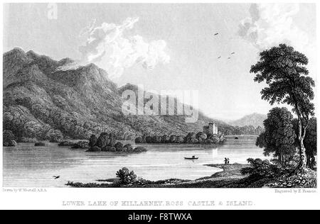 Una incisione del basso Lago di Killarney, Ross Castle & Isola scansionati ad alta risoluzione da un libro stampato in 1834. Foto Stock