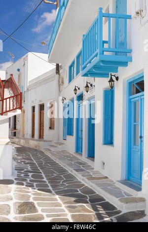 White case dipinte nella città di Mykonos, Chora, a Mykonos, Grecia Foto Stock