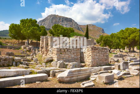 Le rovine della città antica di Corinto, vista del Acrocorinth, Grecia Foto Stock