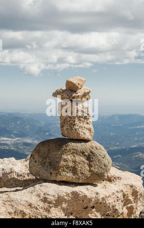 Una pila di rocce vicino al picco del Mount Evans in Colorado Foto Stock