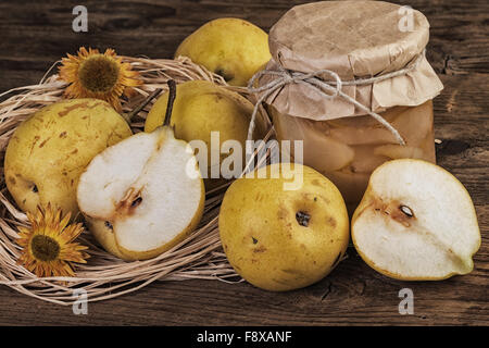 Pera composta di frutta Vintage Foto Stock