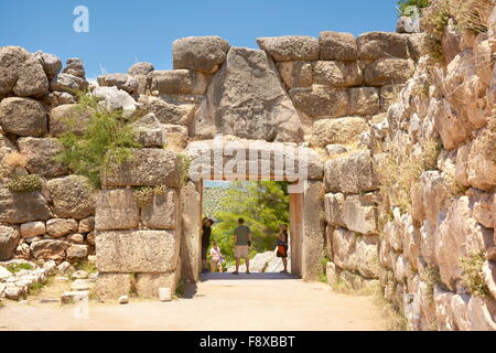 Antica città di Micene, la Porta del Leone di parete attorno il Palác Akropolis di Mykene, Peloponneso, Grecia Foto Stock