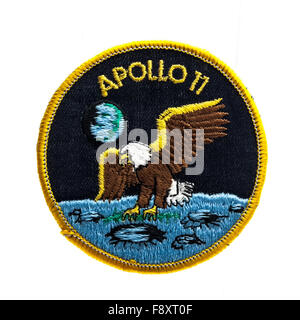 Missione Apollo 11 badge da il primo atterraggio sulla luna nel 1969 su sfondo bianco Foto Stock