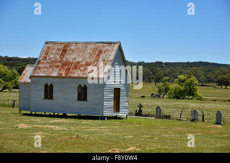 Wellingrove Presbyterian cimitero e chiesa durante il restauro, in wellingrove, vicino emmaville, New England, Nuovo Galles del Sud Foto Stock