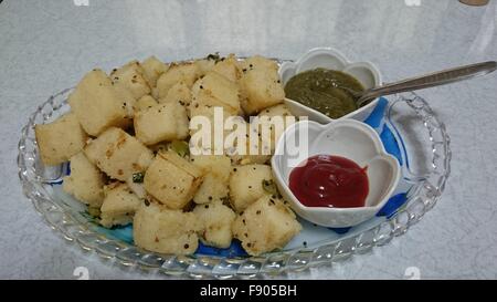 Cucina Indiana: curry, dolce, cibo per neonati, riso fritto, formaggio al curry, snacks Foto Stock