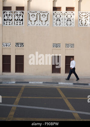 Parete decorativa di una moschea in Dubai heritage area. Foto Stock