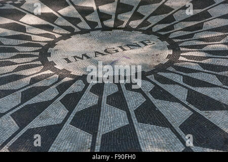 John Lennon immagina memorial, nel Central Park di New York, Stati Uniti d'America Foto Stock