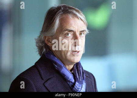 Udine, Italia. Dodicesimo Dicembre, 2015. Roberto Mancini Inter Head Coach guarda durante il campionato italiano di una partita di calcio tra Udinese Calcio v FC Inter Milano il 12 dicembre, 2'015 a Friuli Stadium. Credito: Andrea Spinelli/Alamy Live News Foto Stock