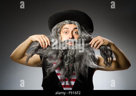Funny pirata con barba lunga Foto Stock