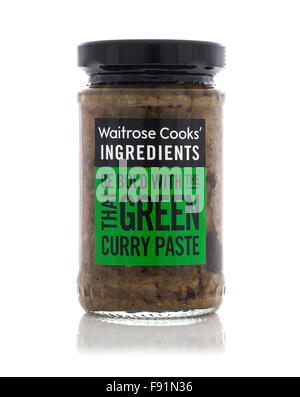 Vasetto di Waitrose cuochi ingredienti curry verde tailandese pasta su uno sfondo bianco Foto Stock