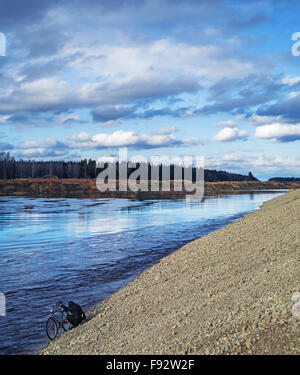 Costruzione di Vitebsk centrale idroelettrica. La molla del paesaggio. Foto Stock