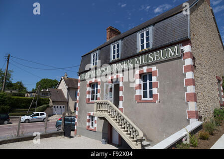 La facciata anteriore ingresso del Dead Mans Museo d'angolo in Carentan, Normandia Francia Foto Stock