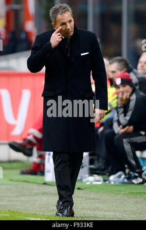 Milano, Italia. Xiii Dec, 2015. Sinisa Mihajlovic Milano Milano 13-12-2015 Stadio Giuseppe Meazza - Calcio serie A MILANO - Hellas Verona. Credito: Insidefoto/Alamy Live News Foto Stock