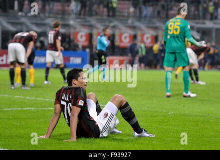 Milano, Italia. Xiii Dec, 2015. Carlos bacca è deluso per la fine della Serie A match tra AC Milan e Hellas Verona. AC Milan e Hellas Verona la partita finisce con un pareggio il punteggio di 1 - 1. © Nicolò Campo/Pacific Press/Alamy Live News Foto Stock