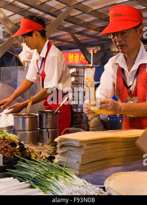 La Donghuamen Night Market, Pechino, Cina e Asia Foto Stock