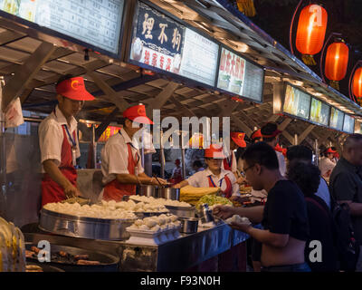 La Donghuamen Night Market, Pechino, Cina e Asia Foto Stock