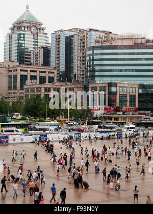 Di fronte alla stazione centrale , Beijing, Cina e Asia Foto Stock