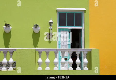 Case colorate su Wale Street nel Bo Kaap distretto di Cape Town Foto Stock