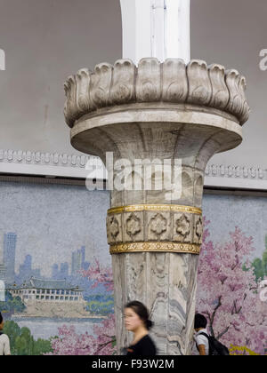 La stazione della metropolitana, Pyongyang, Corea del Nord, Asia Foto Stock