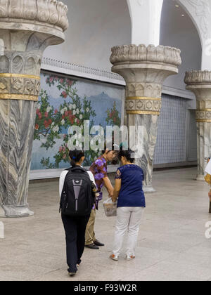 La stazione della metropolitana, Pyongyang, Corea del Nord, Asia Foto Stock