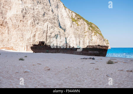 Famoso naufragio sulla spiaggia di Navagio, Zante, Grecia Foto Stock