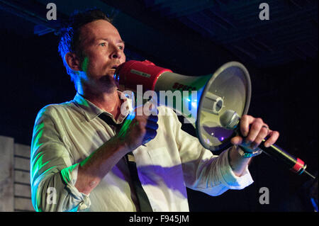 Toronto, Ontario, Canada. Il 1 dicembre del 2015. Scott Weiland e il Wildabouts svolgere il loro ultimo show Foto Stock