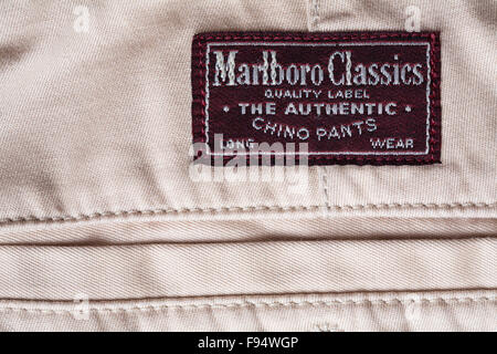 Marlboro Classics etichetta di qualità autentica Pantaloni Chino etichetta sulla Le Mans pantaloni Foto Stock