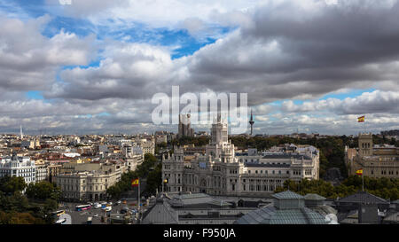 Le magie di sole sullo skyline di Madrid Foto Stock