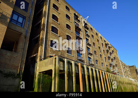 Nuova gru Whar Warehouse Apartments, Limehouse, London, Regno Unito Foto Stock