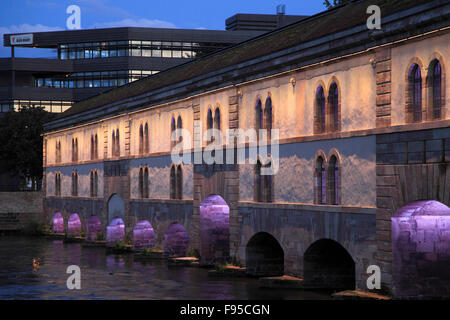 Francia, Alsazia, Strasburgo, Barrage Vauban, Fiume Ill, Foto Stock