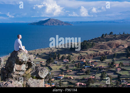 Punto di vista dall'alto dell'isola di Isola di Amantani, il lago Titicaca, Perù Foto Stock